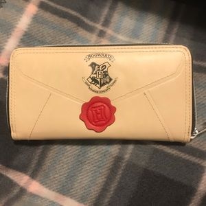 Harry Potter Hogwarts Letter Wallet NWT